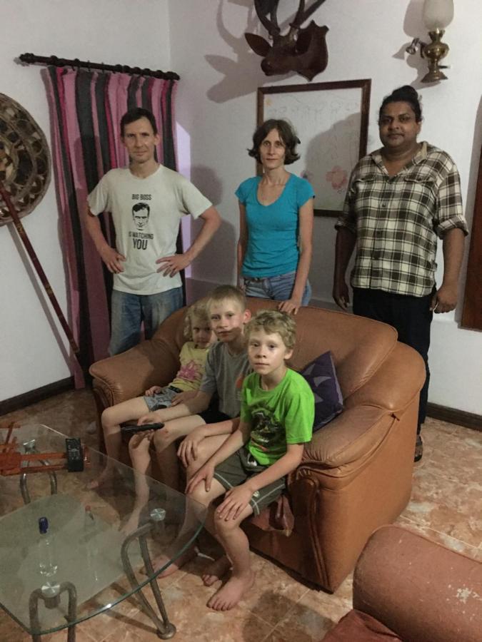 Villa25 Homestay Free Pick Up From The Centre Kandy Buitenkant foto
