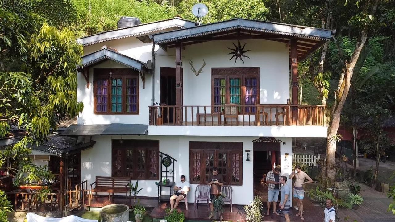Villa25 Homestay Free Pick Up From The Centre Kandy Buitenkant foto
