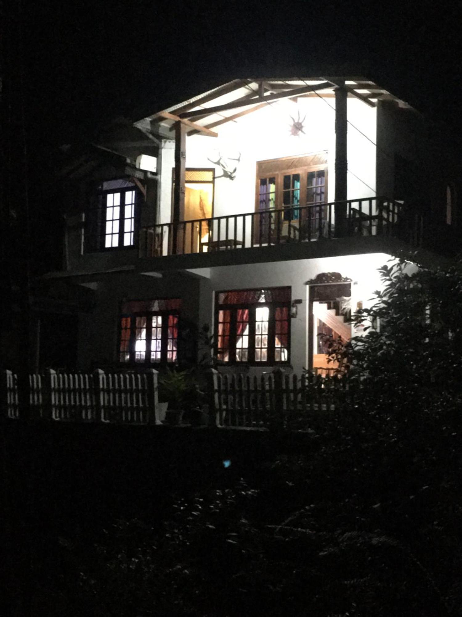 Villa25 Homestay Free Pick Up From The Centre Kandy Buitenkant foto